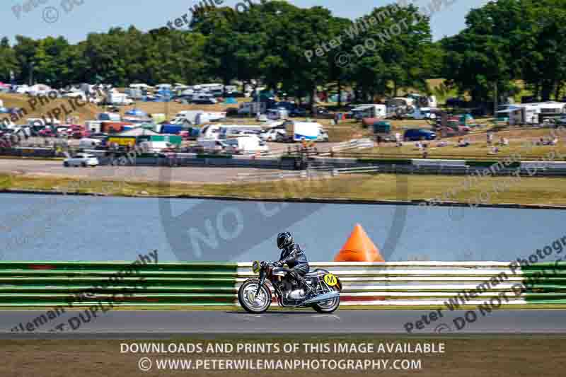 Vintage motorcycle club;eventdigitalimages;mallory park;mallory park trackday photographs;no limits trackdays;peter wileman photography;trackday digital images;trackday photos;vmcc festival 1000 bikes photographs